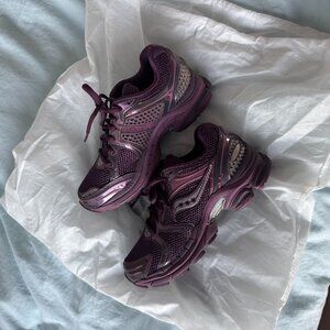 Brand New Saucony women's chrome / plum / purple sneakers, streetwear